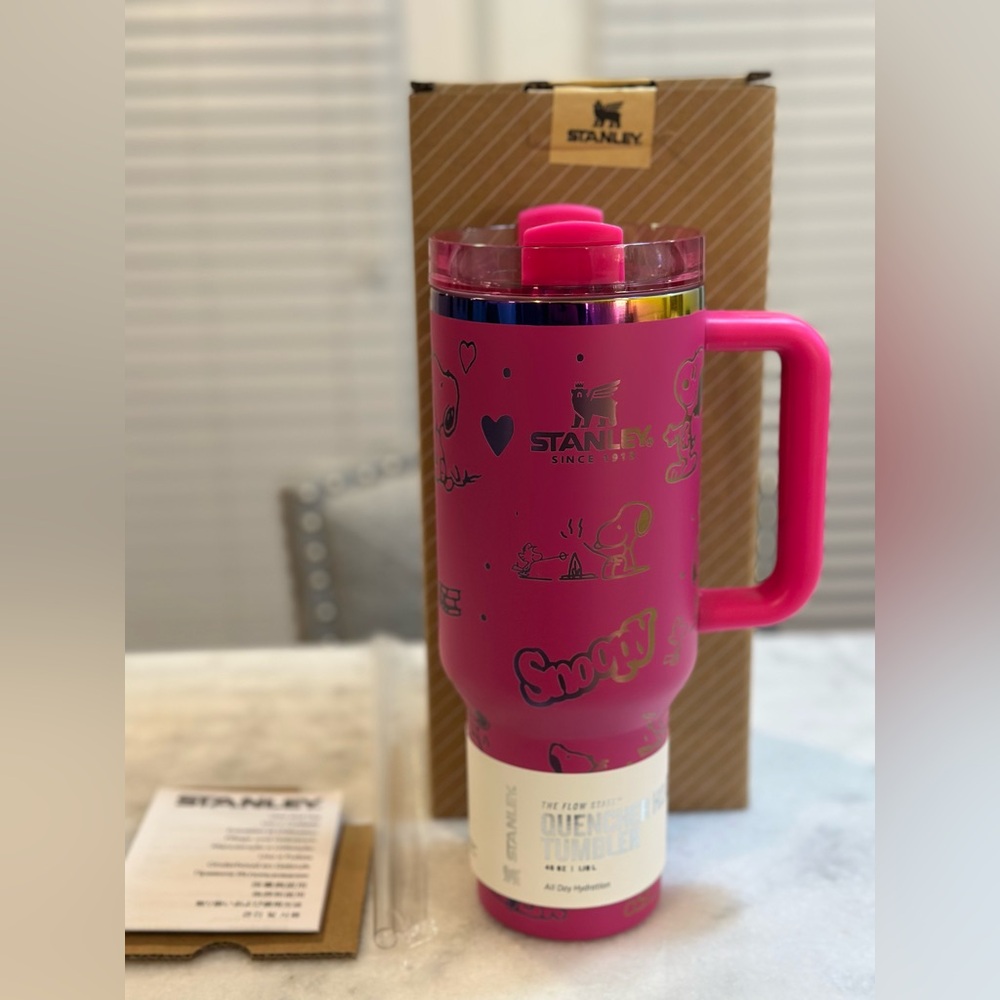 Stanley Snoopy Unique Collaboration 40oz Pink & Gold Tumbler